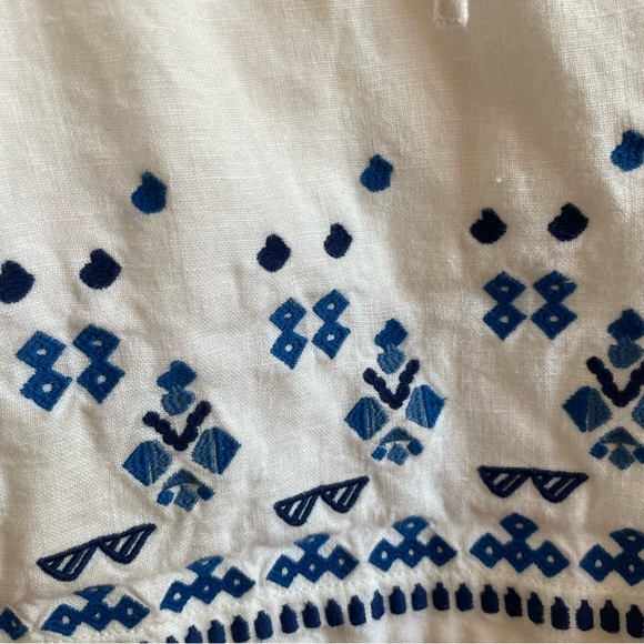 Vineyard Vines Embroidered Linen Shorts - Picture 3 of 5